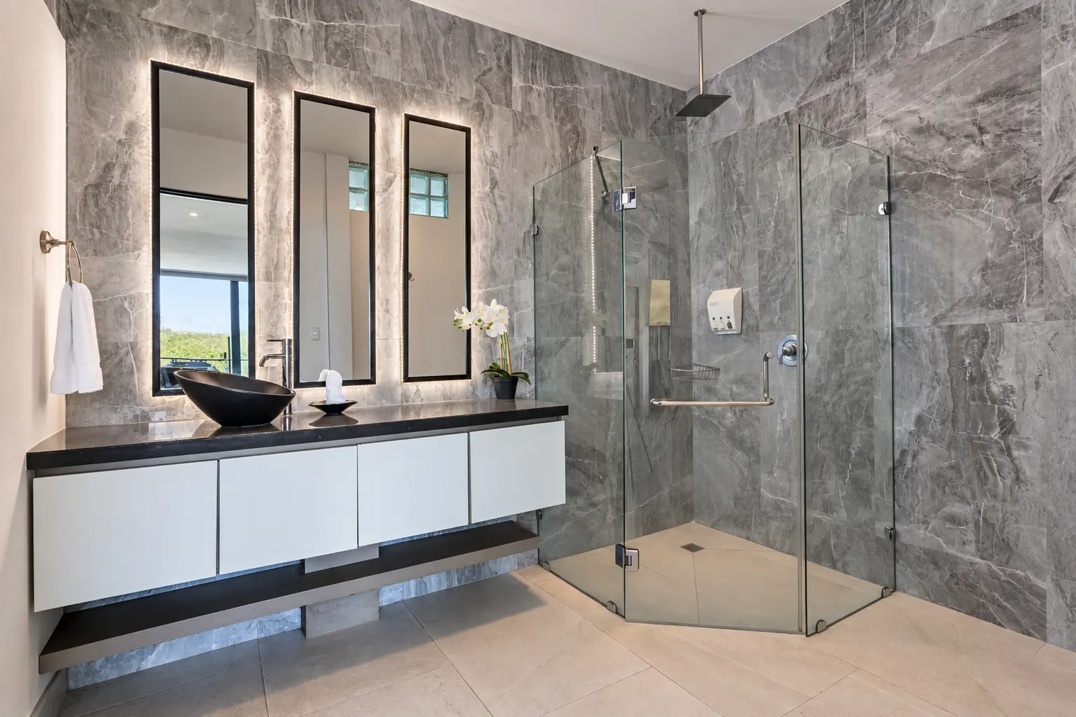 Large walk-in shower in Suite 1 at Hotel VOS