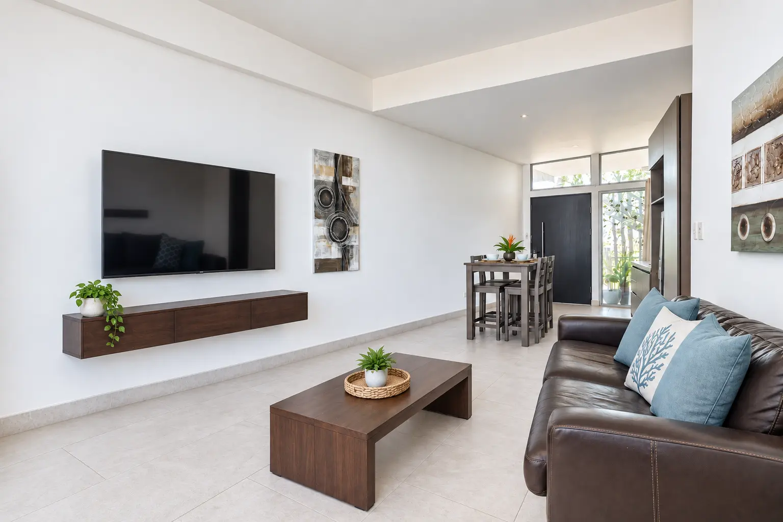 Separate living room in Suite 9 at Hotel VOS